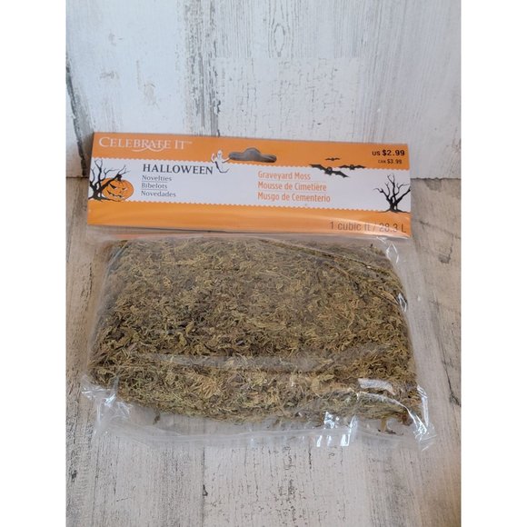 Celebrate it Halloween graveyard moss village accessory - Picture 1 of 6